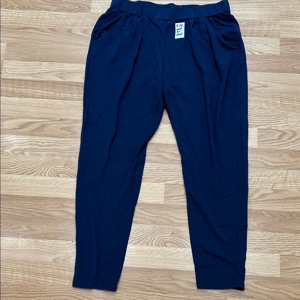 P28   Navy pants